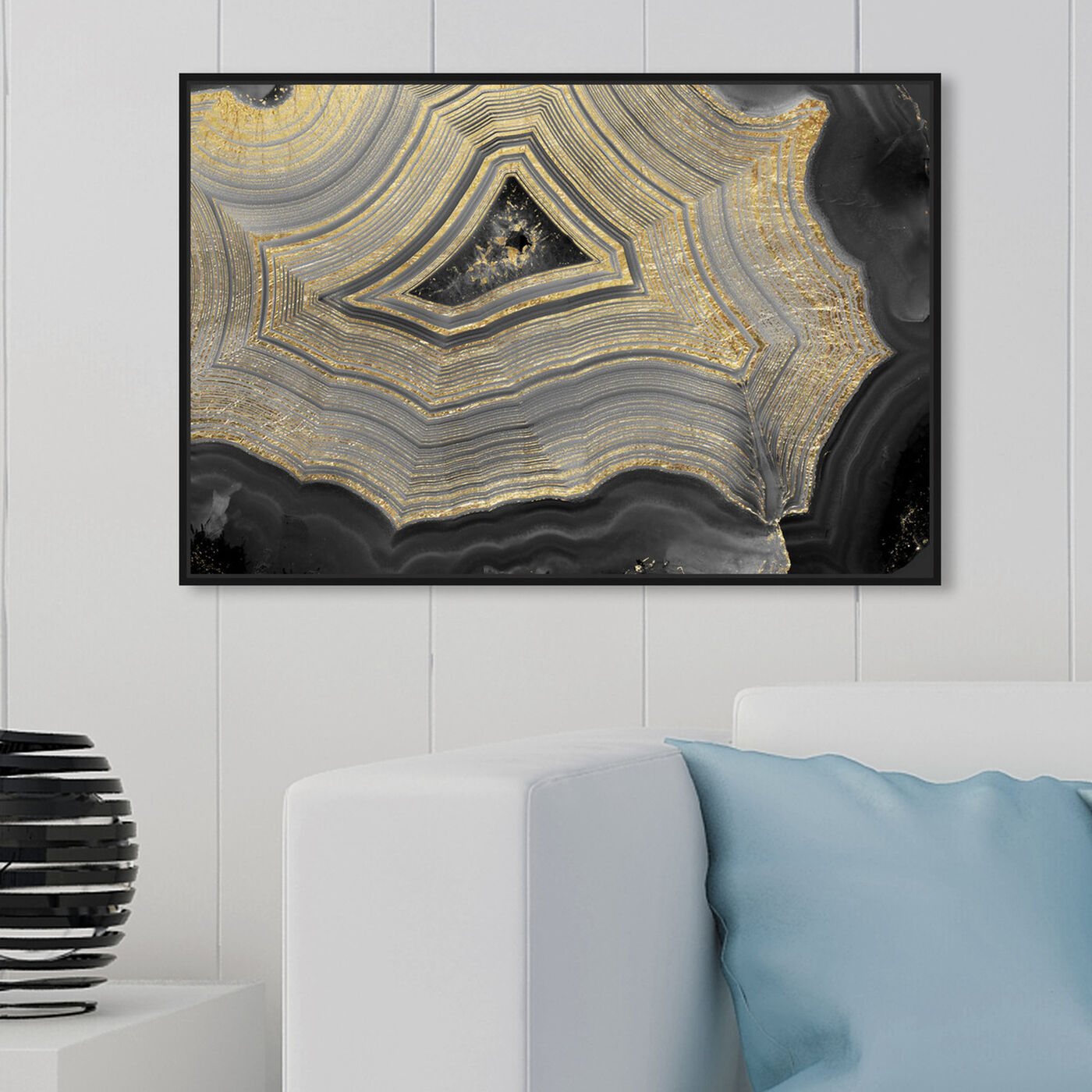 Hanging view of Dubbio Geode featuring abstract and crystals art.