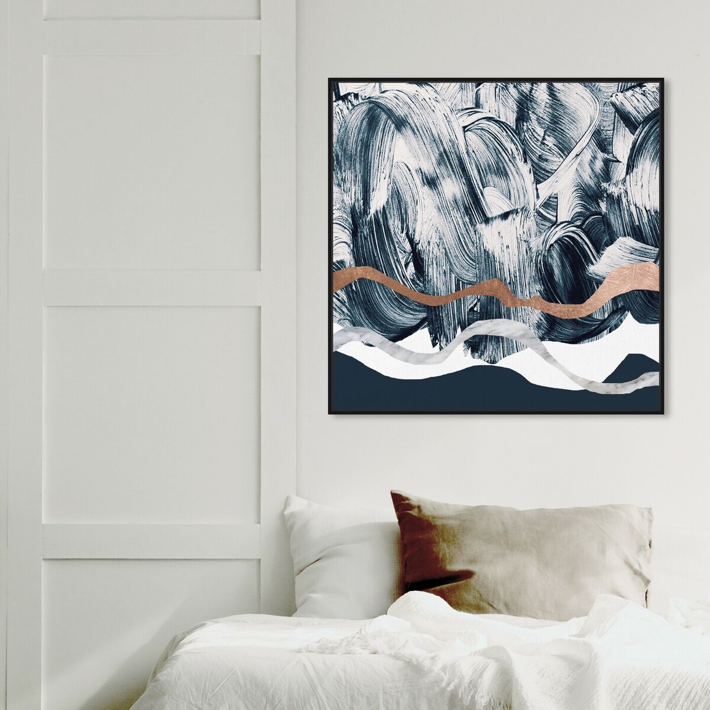 Hanging view of Bath in Copper Mountain featuring abstract and paint art.