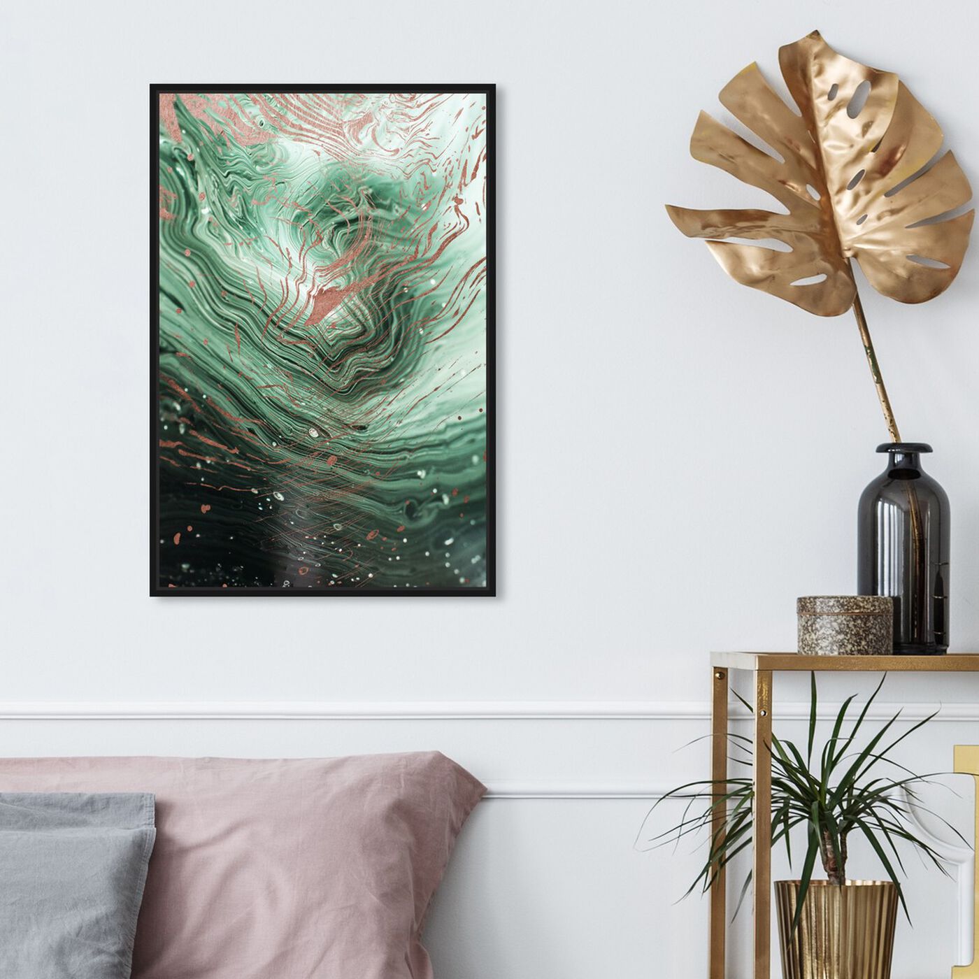 Hanging view of Agate En Emerald featuring abstract and crystals art.