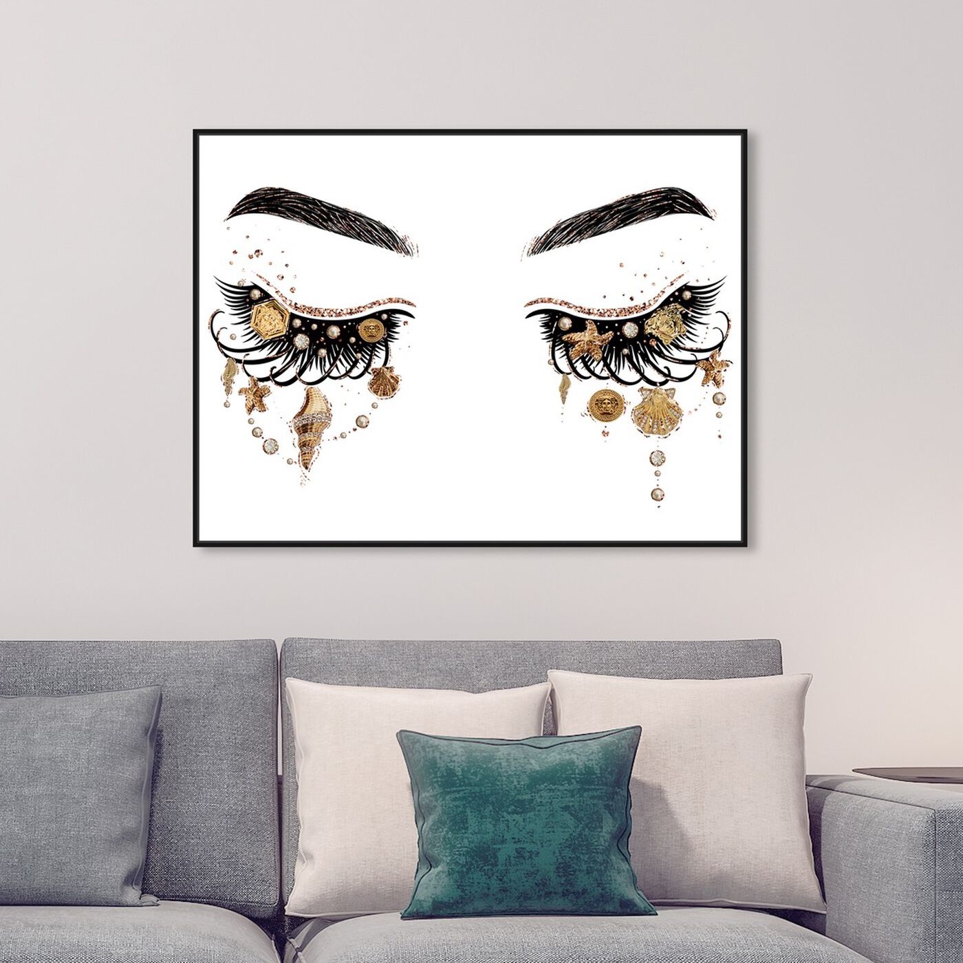 Hanging view of Gianni Eyes and Treasures featuring fashion and glam and makeup art.