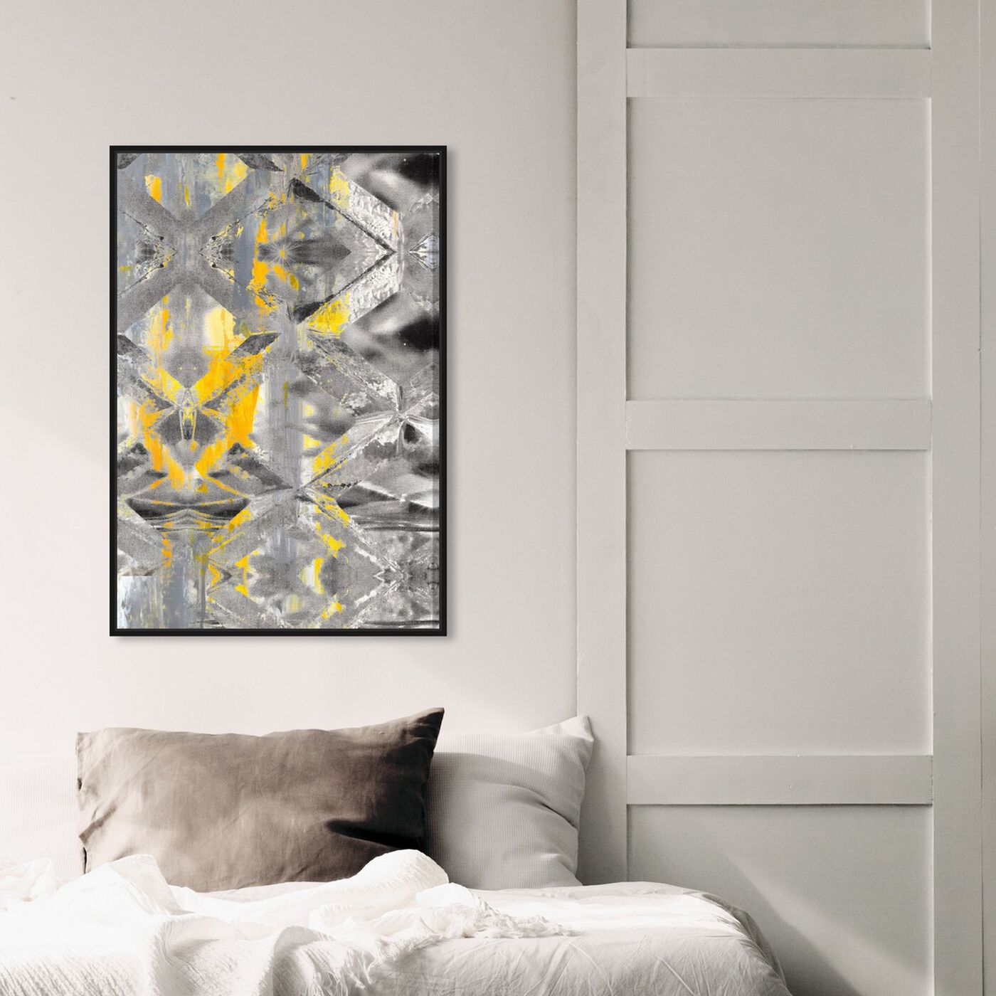 Hanging view of Gris Roca featuring abstract and crystals art.